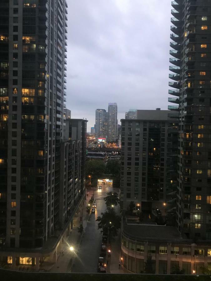 Stylish Condos Toronto Eksteriør bilde