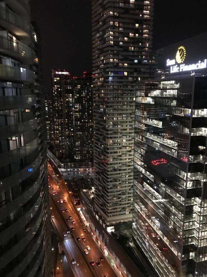 Stylish Condos Toronto Eksteriør bilde